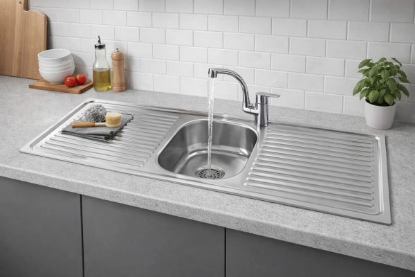 VP15050-lifestyle.jpg ViandPro 1500mm double drainer stainless steel sink installed in a kitchen